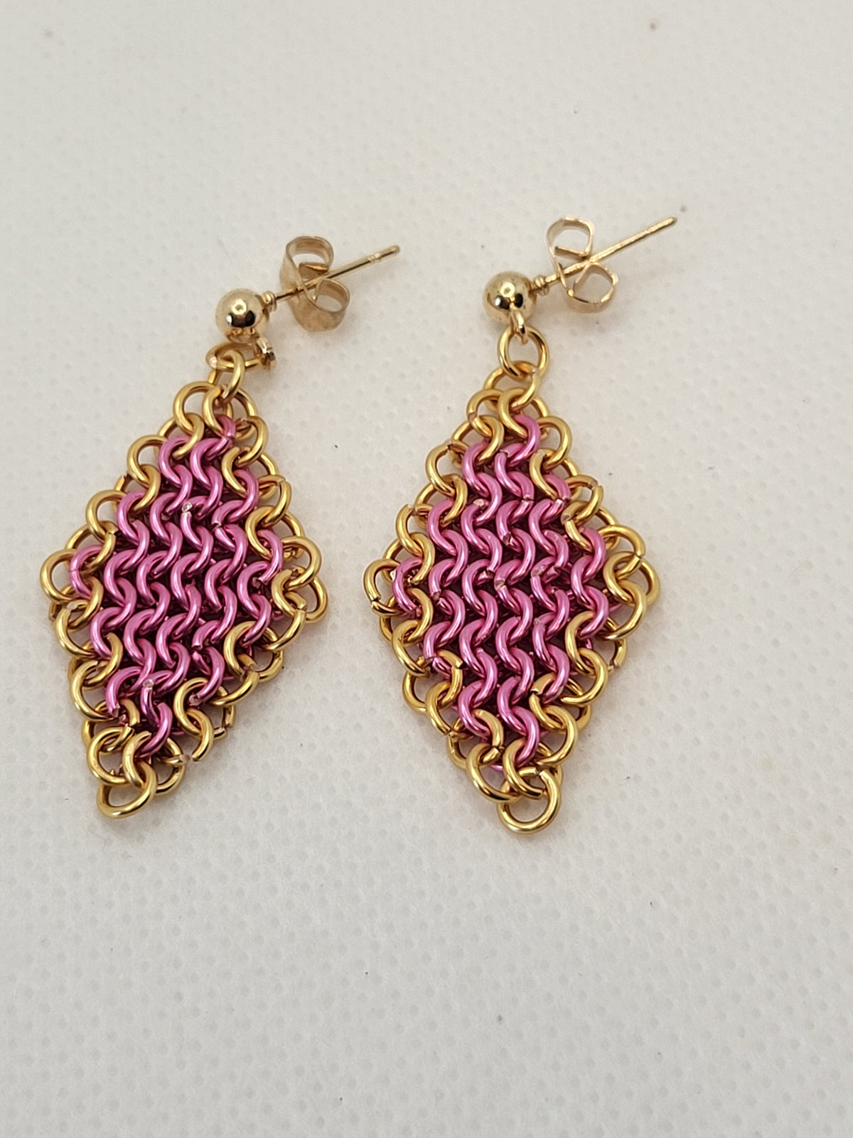 Triangle pink and gold chain mail earrings